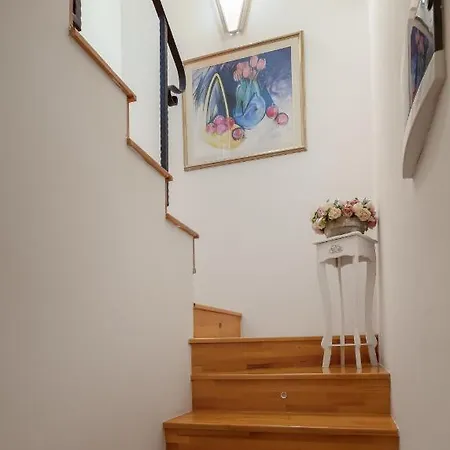Romantic Attic * Split
