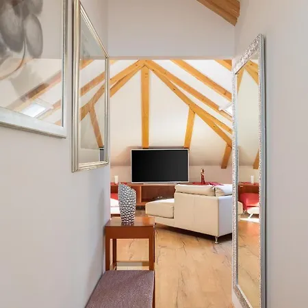 Lägenhet Romantic Luxury Rooms