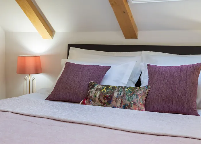 Romantic Attic Split