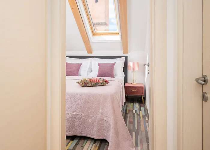 Romantic Attic Apartamento *