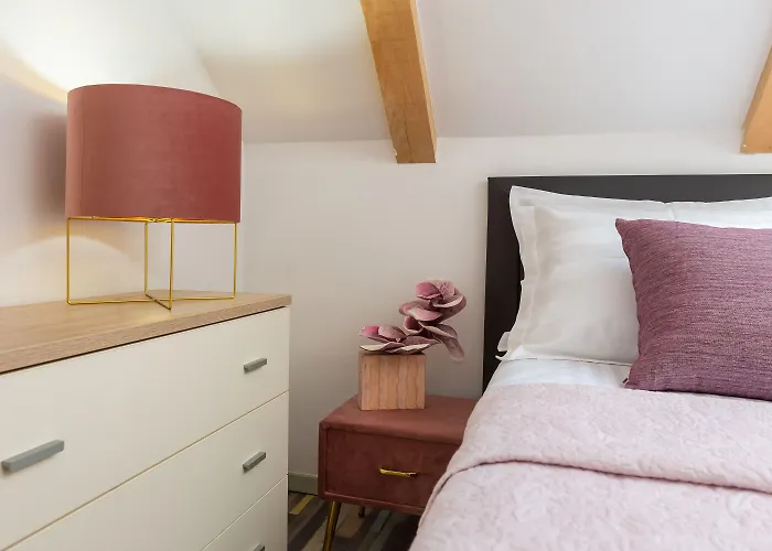 Romantic Attic Apartamento