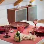 Romantic Attic 스플리트