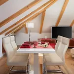 아파트 Romantic Attic *