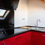 Romantic Attic 아파트 스플리트