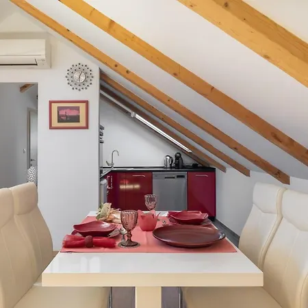 Romantic Attic Lägenhet