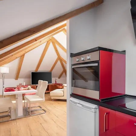 Romantic Attic Apartamento Split