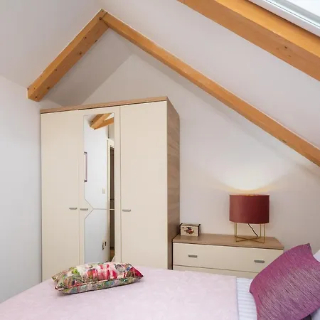 Romantic Attic Apartamento