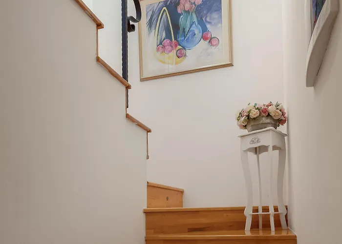 Romantic Attic Split