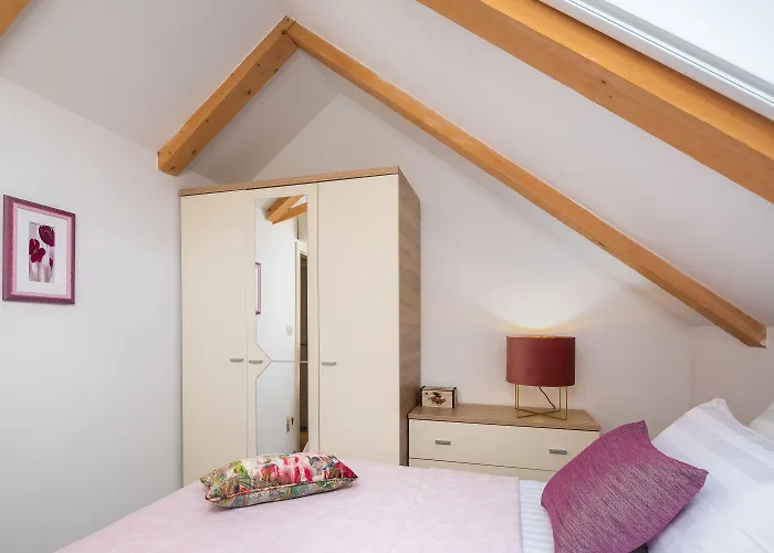 Romantic Attic Apartman