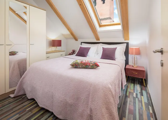 Romantic Attic Apartament *