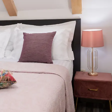 Apartment Romantic Attic Split